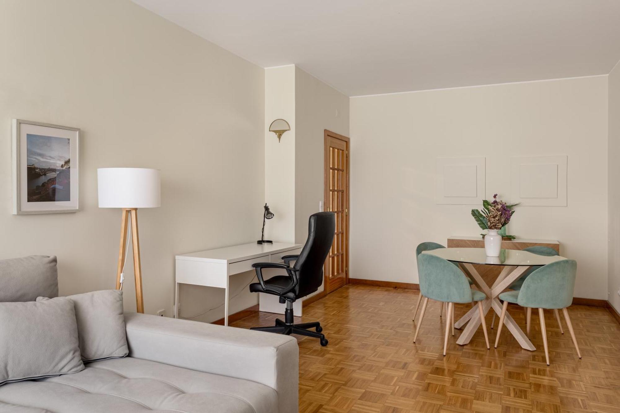 Joivy Stylish City Centre Flat With Parking Maía Eksteriør billede