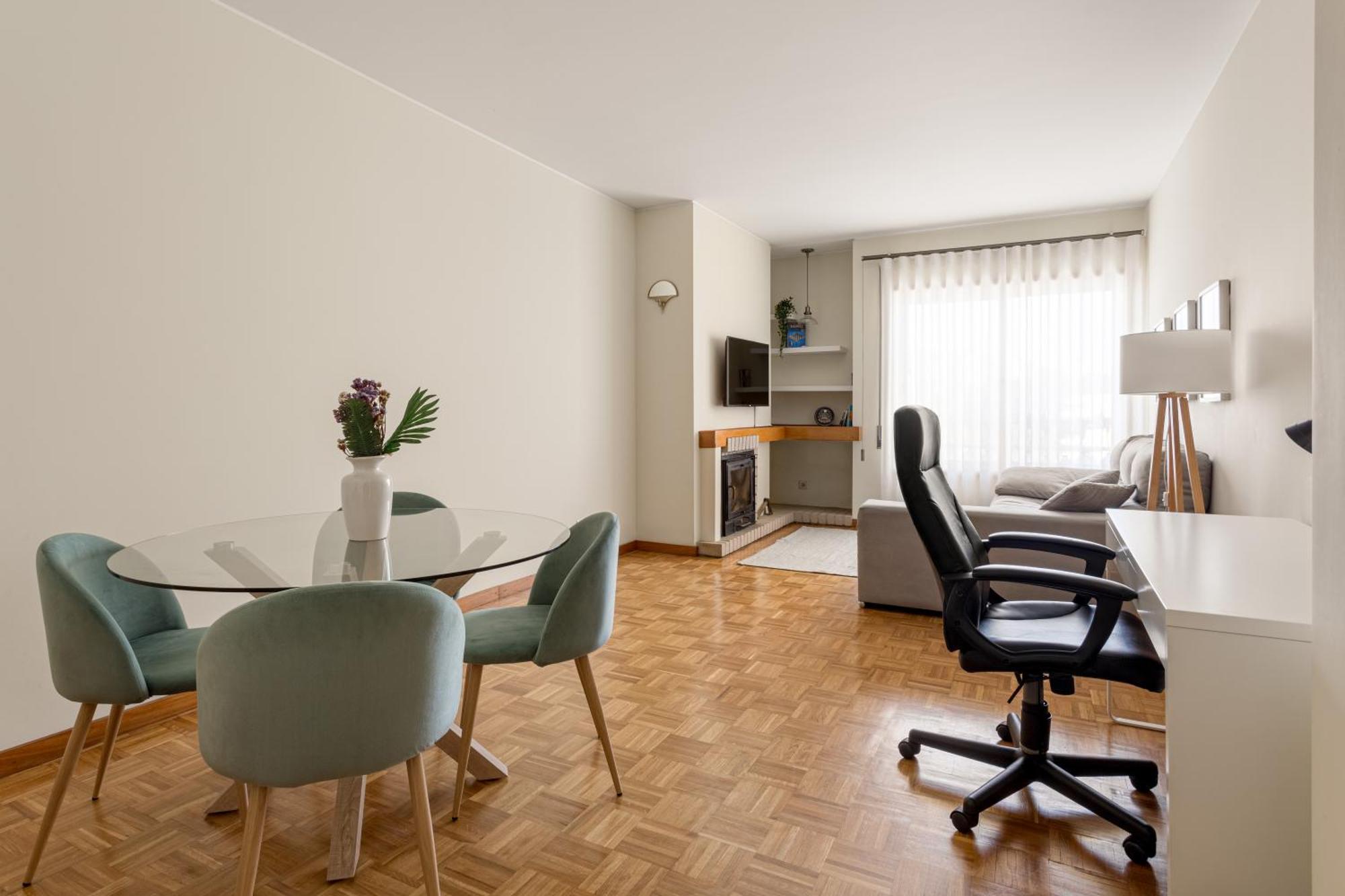 Joivy Stylish City Centre Flat With Parking Maía Eksteriør billede